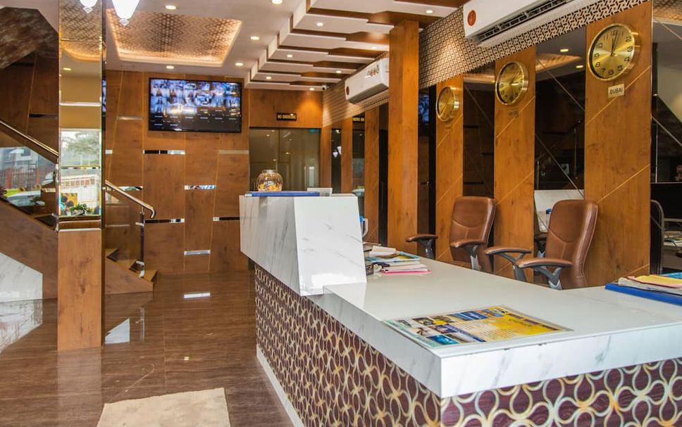Front desk Photo