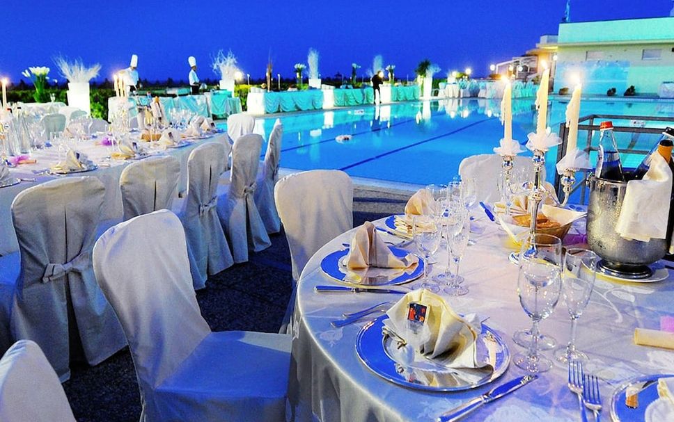 Banquet hall Photo