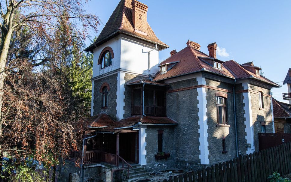 Building Photo