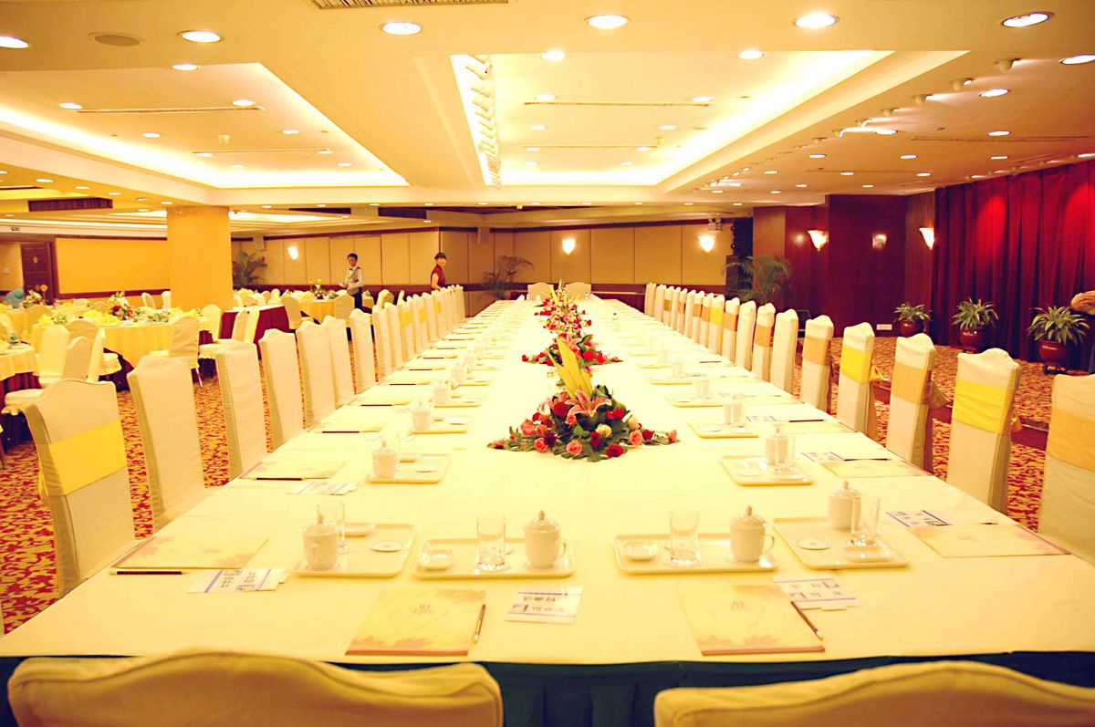 Banquet hall