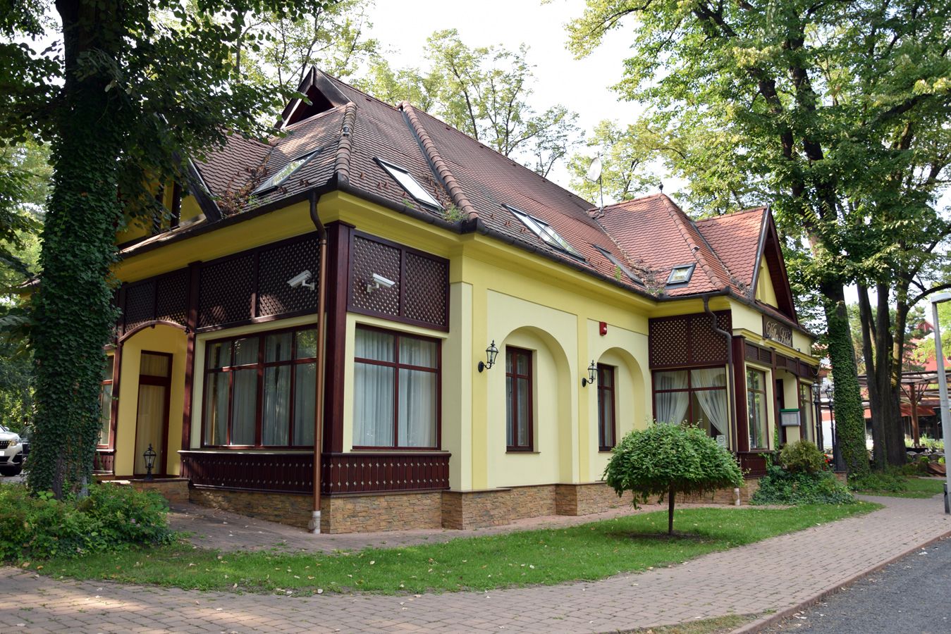 Building Photo