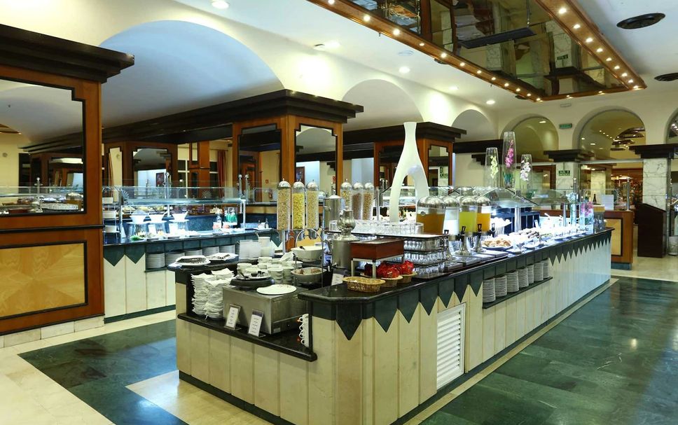 Buffet Photo